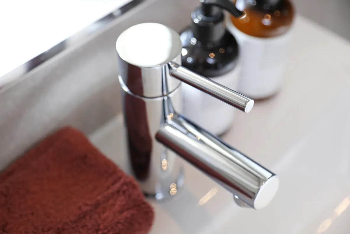 Basin tap